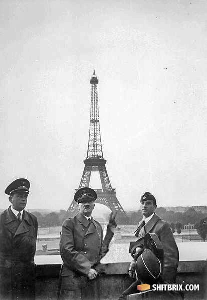 Hitler_in_france